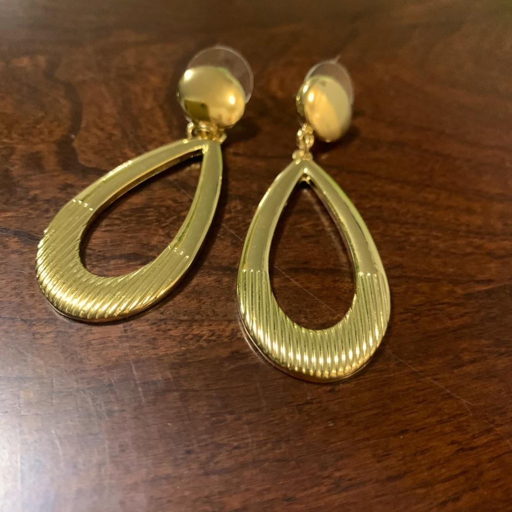 Lovely as you see and perfect for the special occasions.